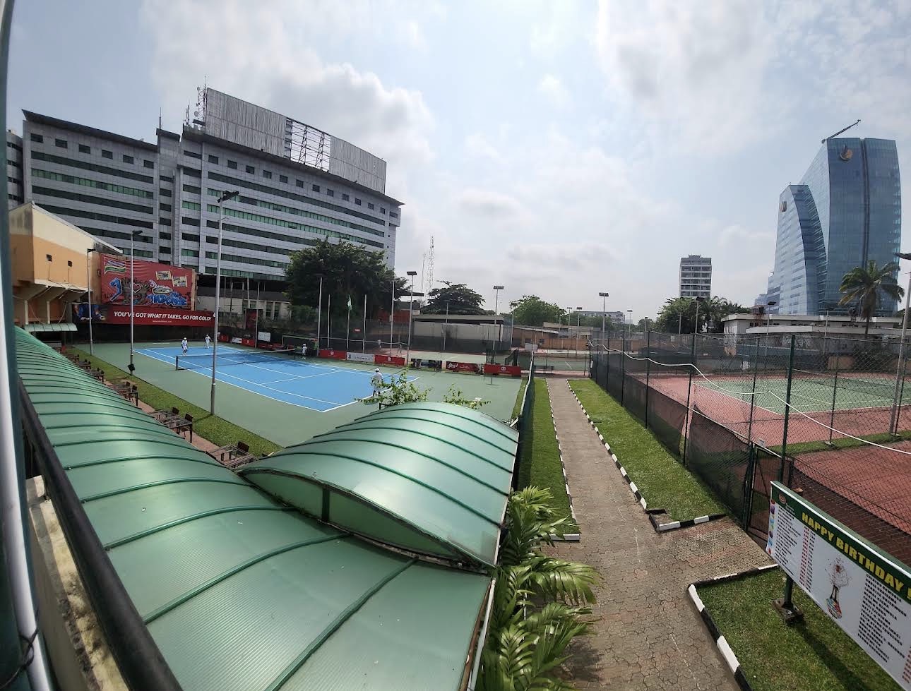 Monaliza Tennis Club seating
